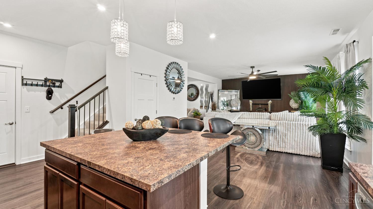 2807 Sovereign Drive
