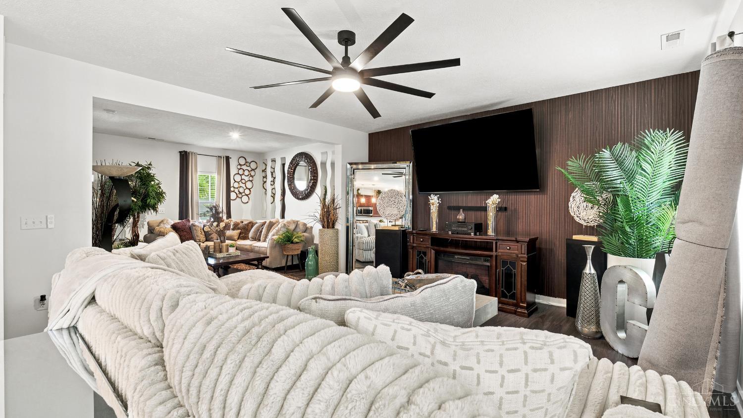 2807 Sovereign Drive
