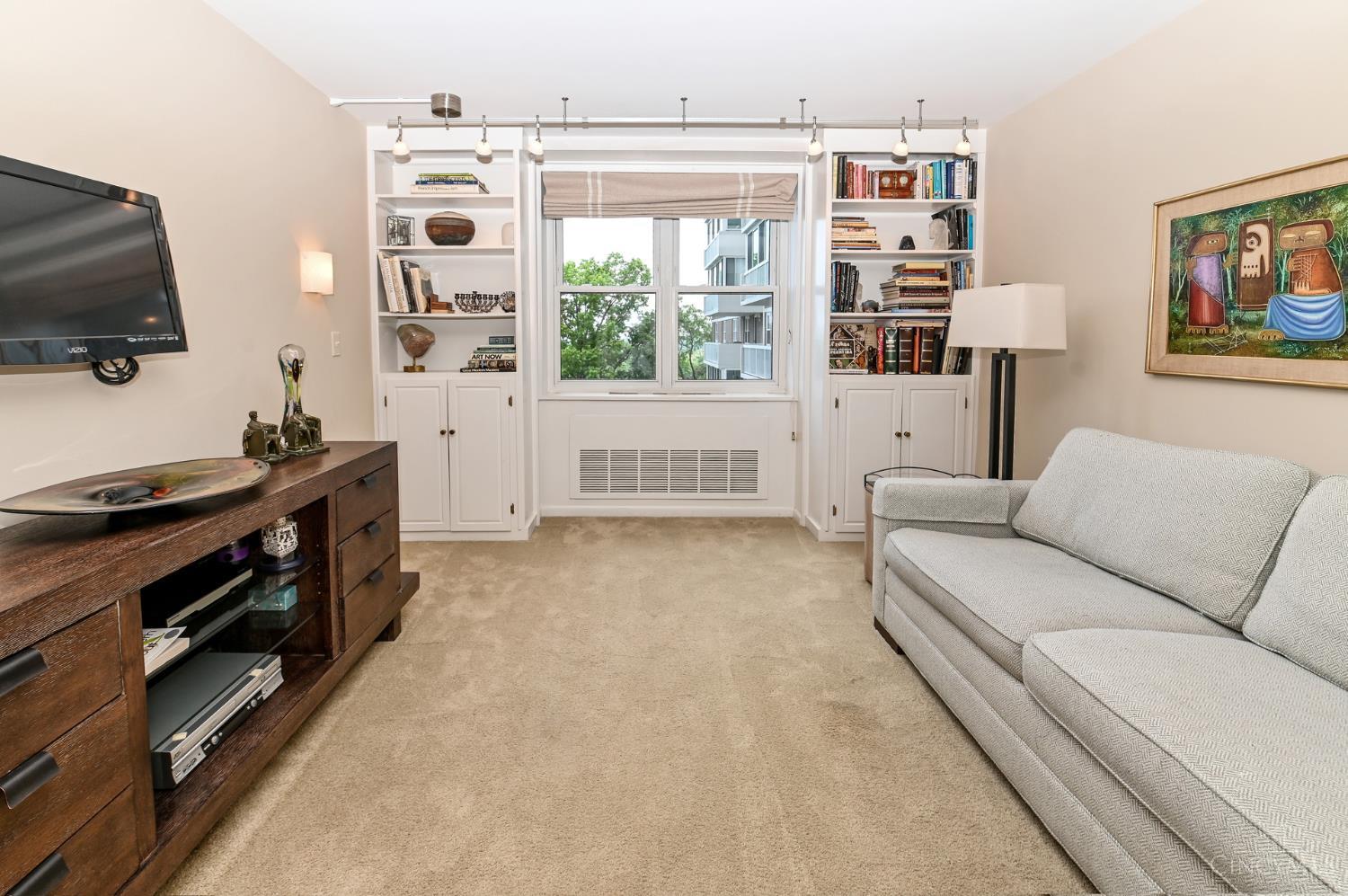 2444 Madison Road Unit: 507
