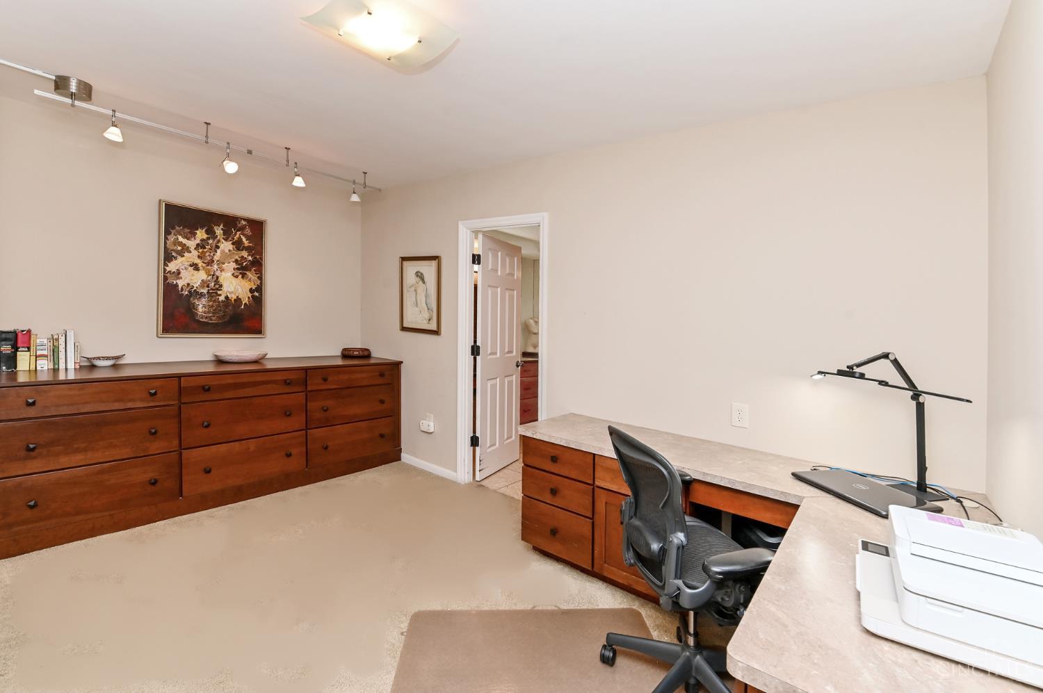 2444 Madison Road Unit: 507