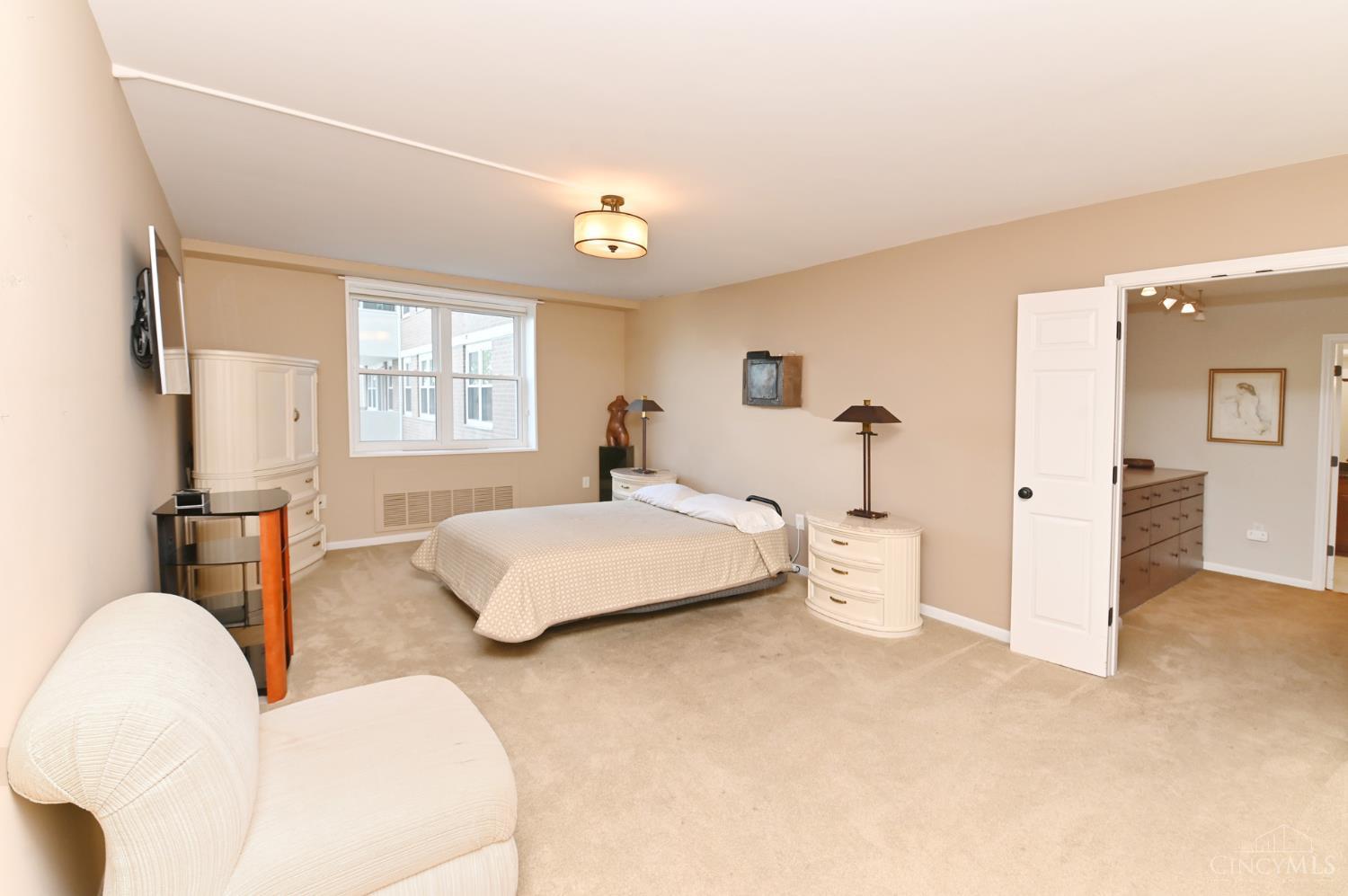 2444 Madison Road Unit: 507
