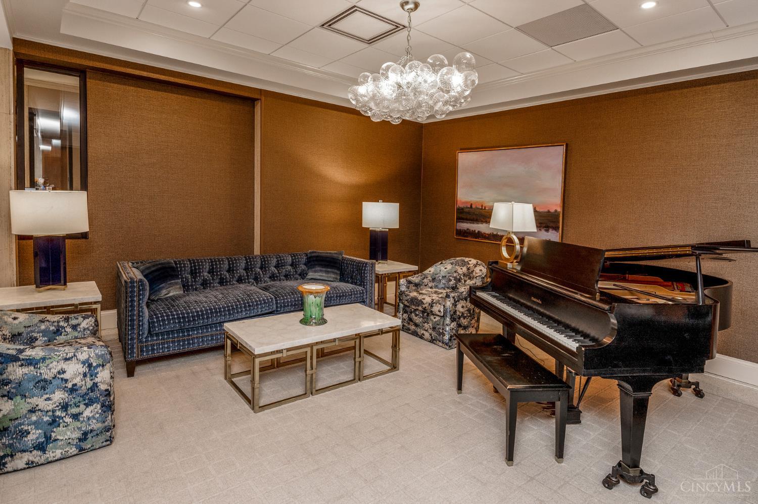 2444 Madison Road Unit: 507
