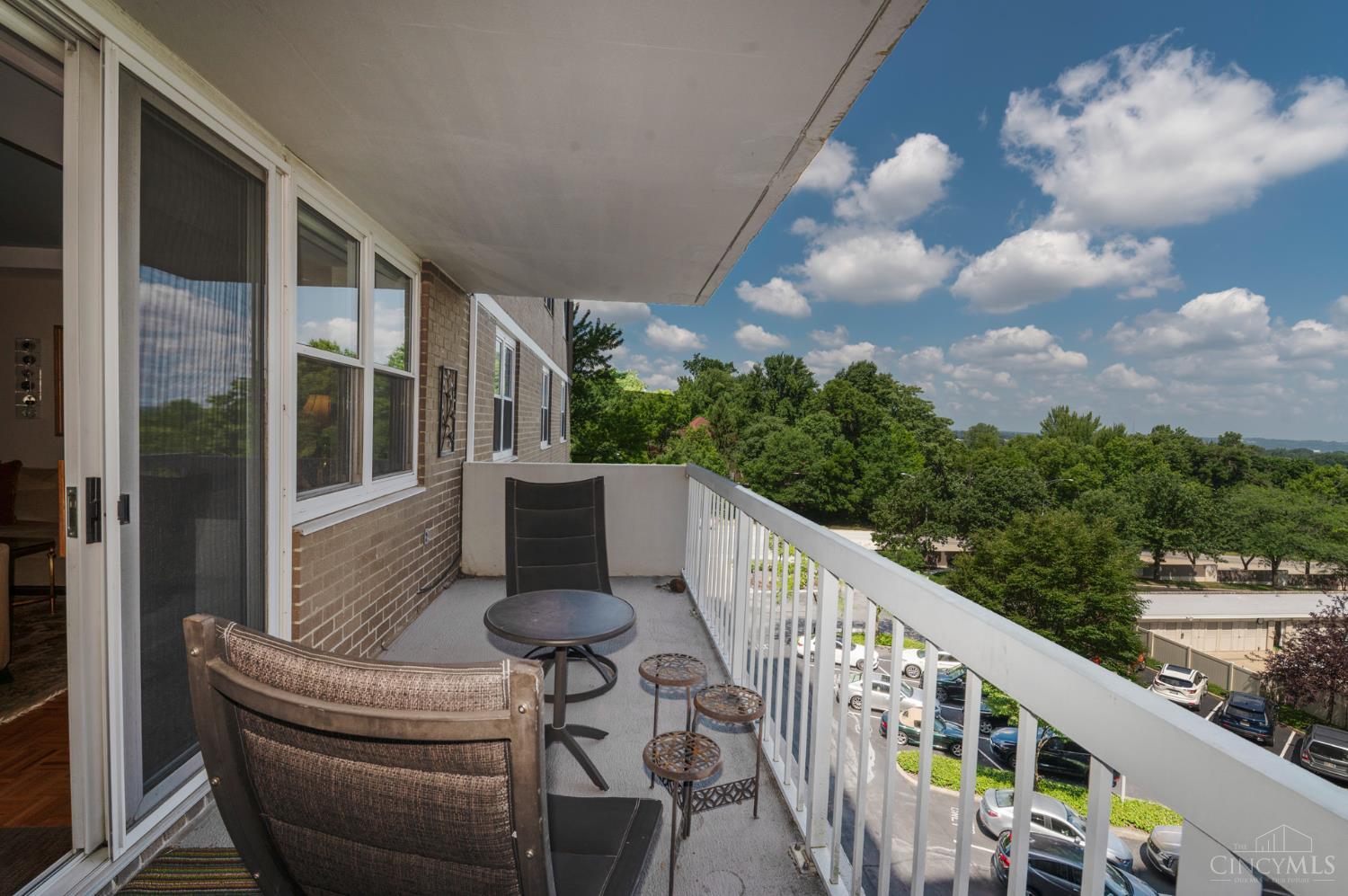 2444 Madison Road Unit: 507