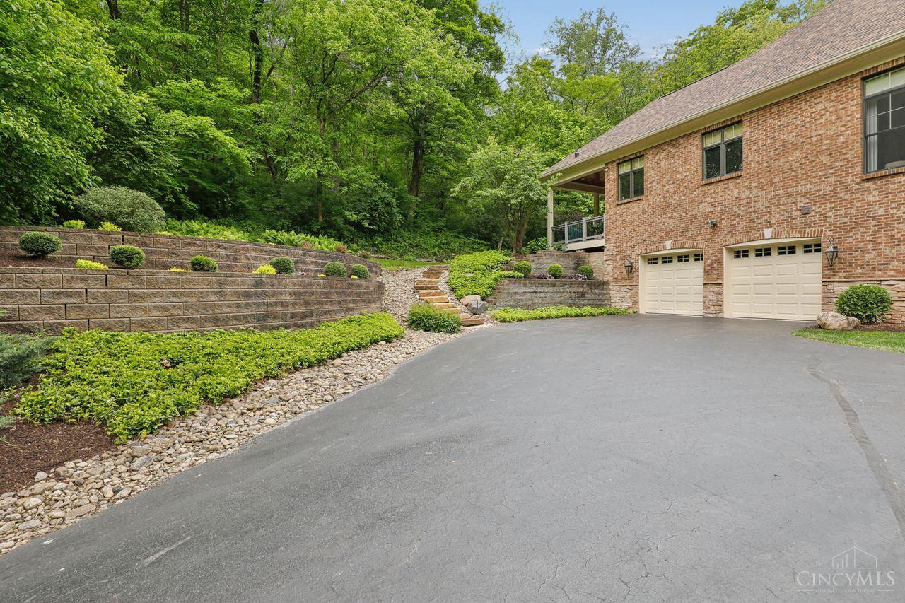 1221 Ten Mile Road