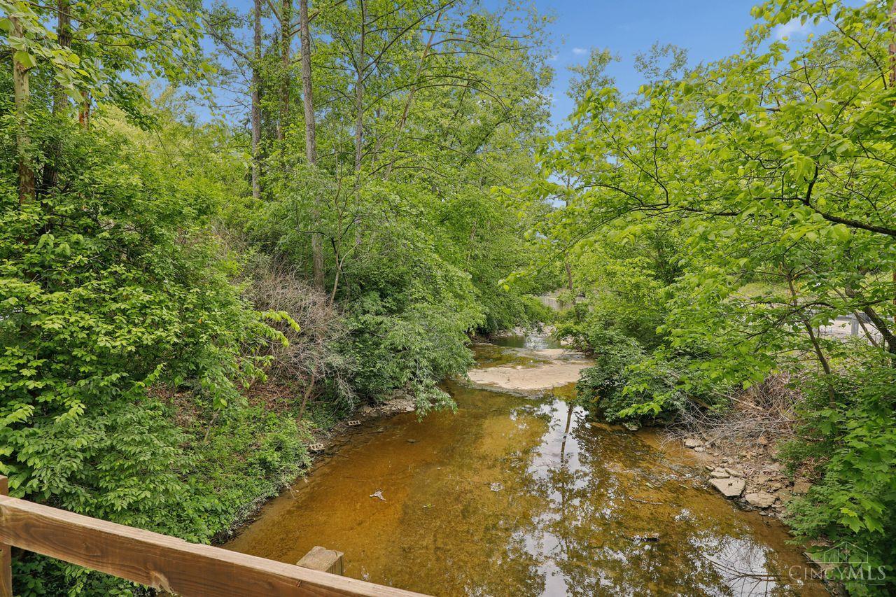 1221 Ten Mile Road