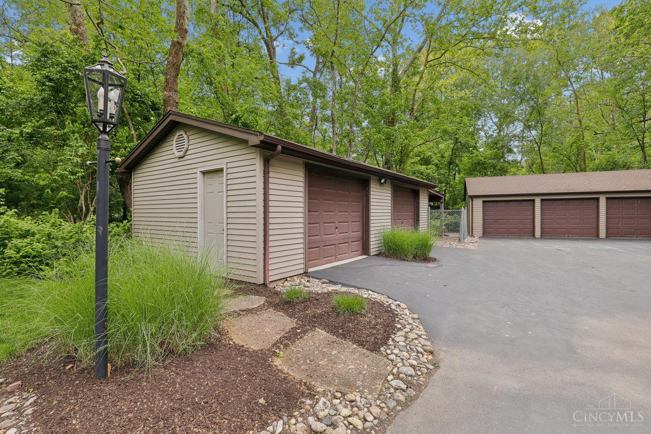 1221 Ten Mile Road