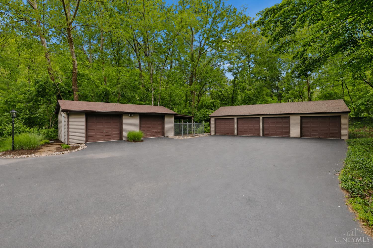 1221 Ten Mile Road