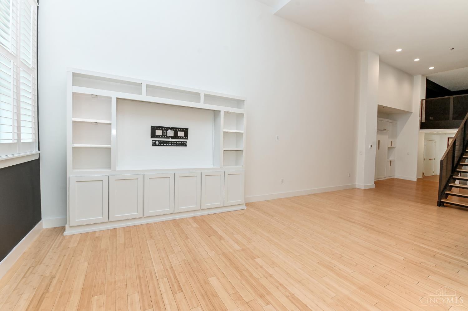 15 W Fourth Street Unit: 103