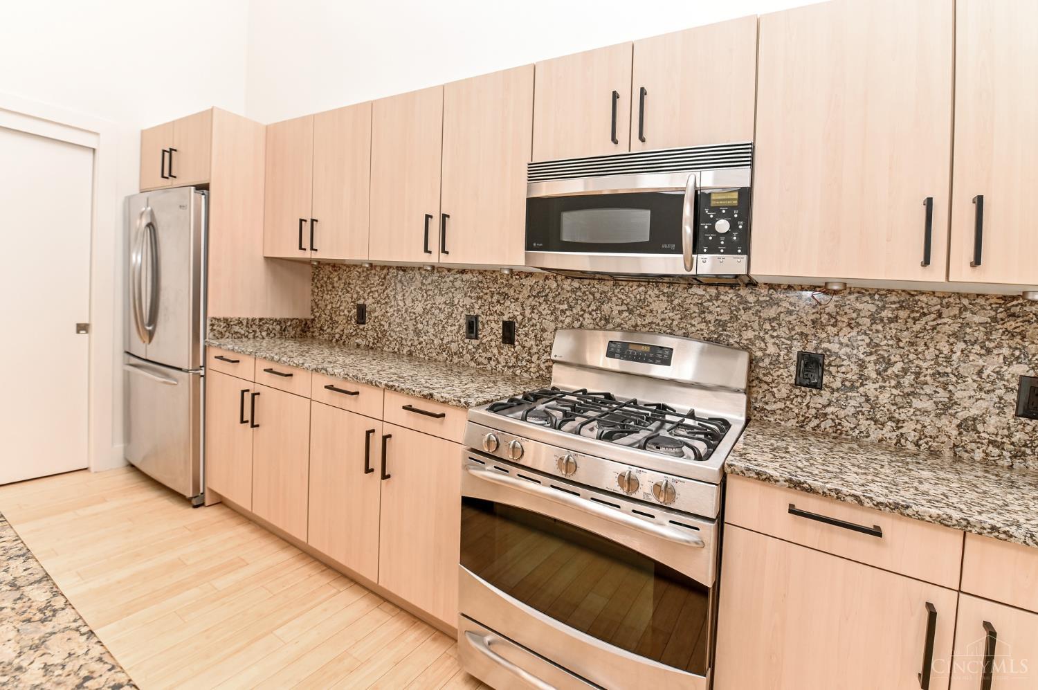 15 W Fourth Street Unit: 103