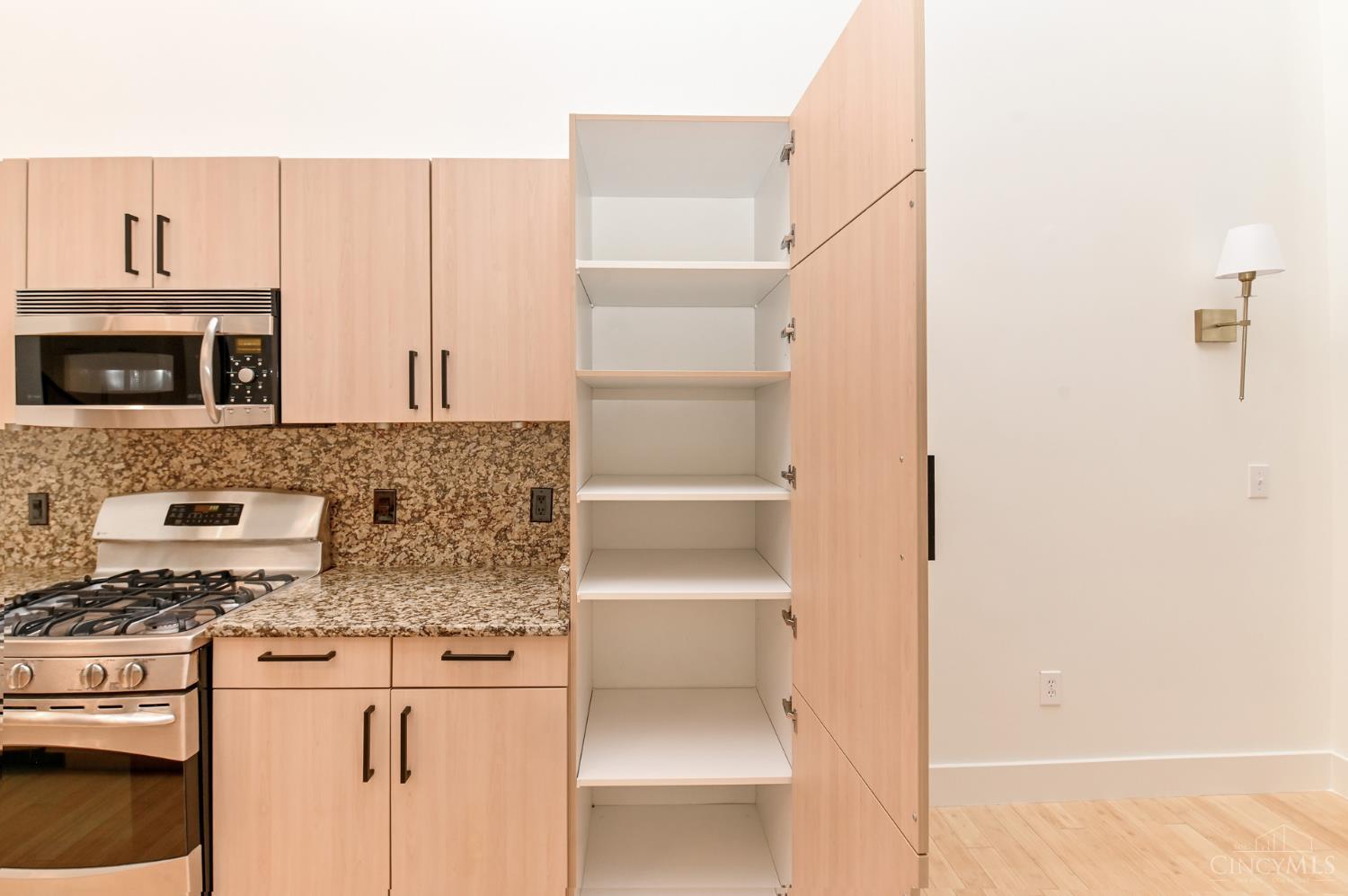 15 W Fourth Street Unit: 103