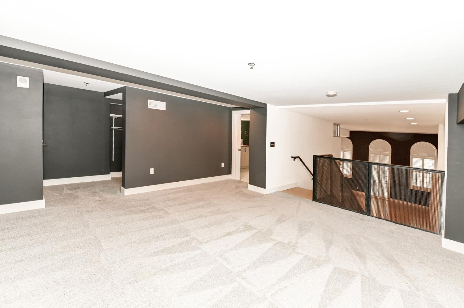 15 W Fourth Street Unit: 103