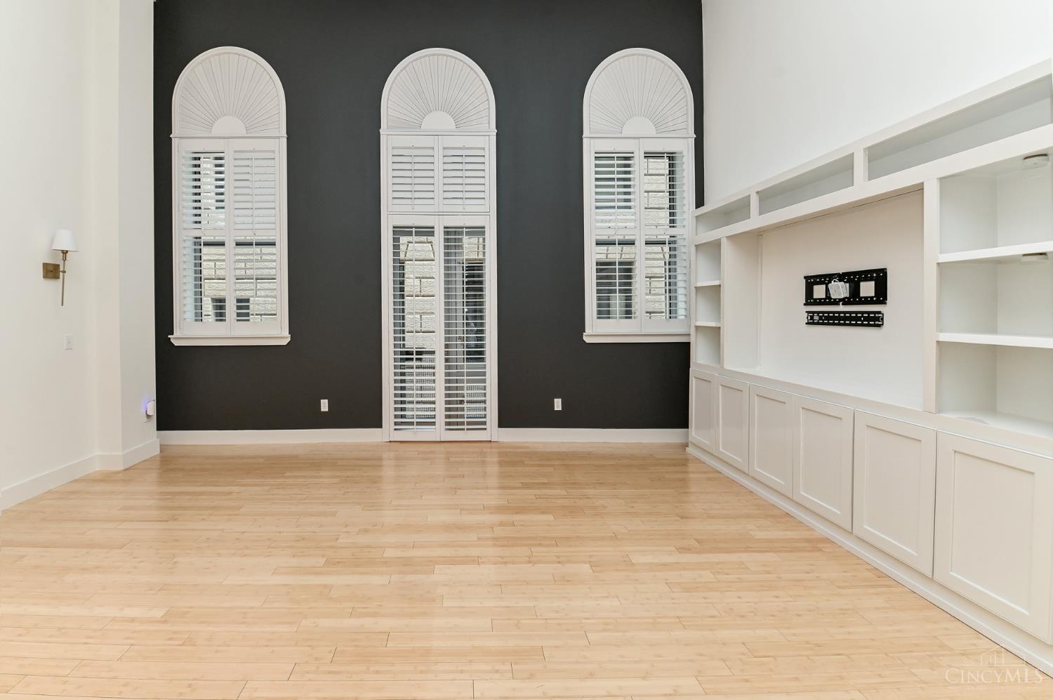 15 W Fourth Street Unit: 103