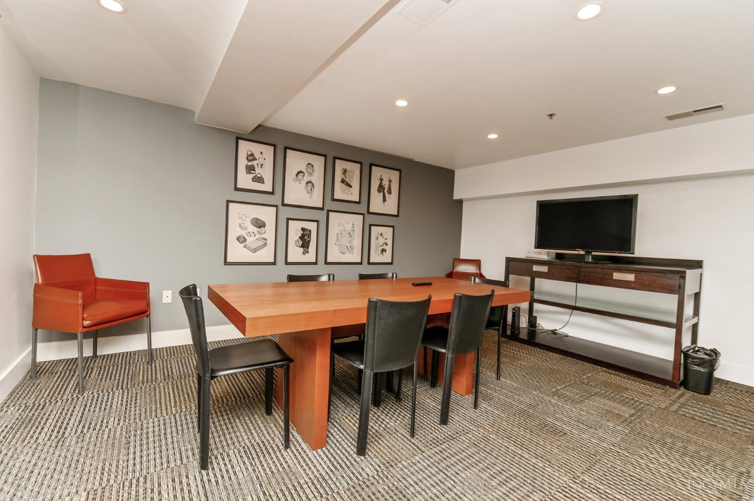15 W Fourth Street Unit: 103