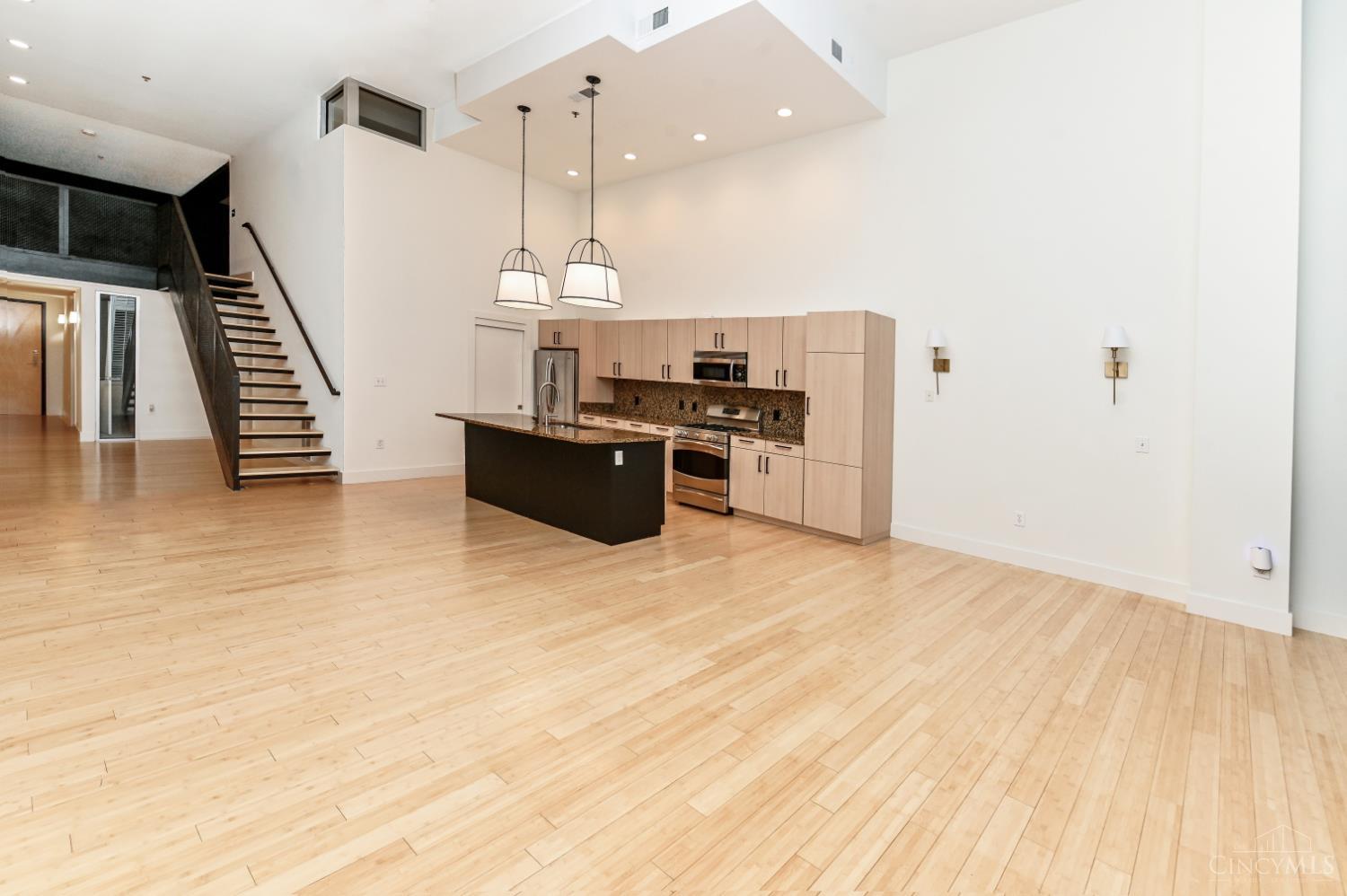 15 W Fourth Street Unit: 103