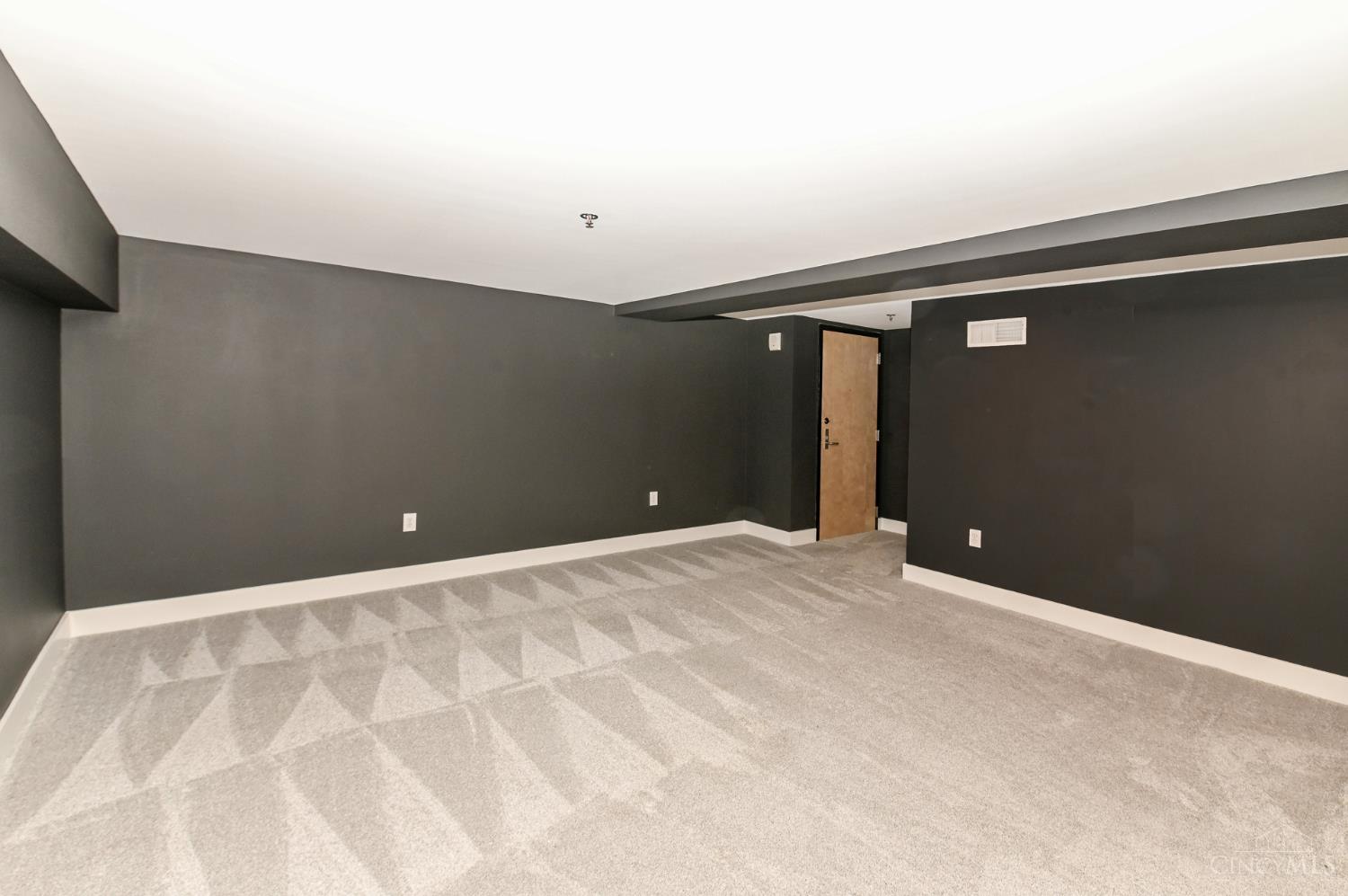 15 W Fourth Street Unit: 103