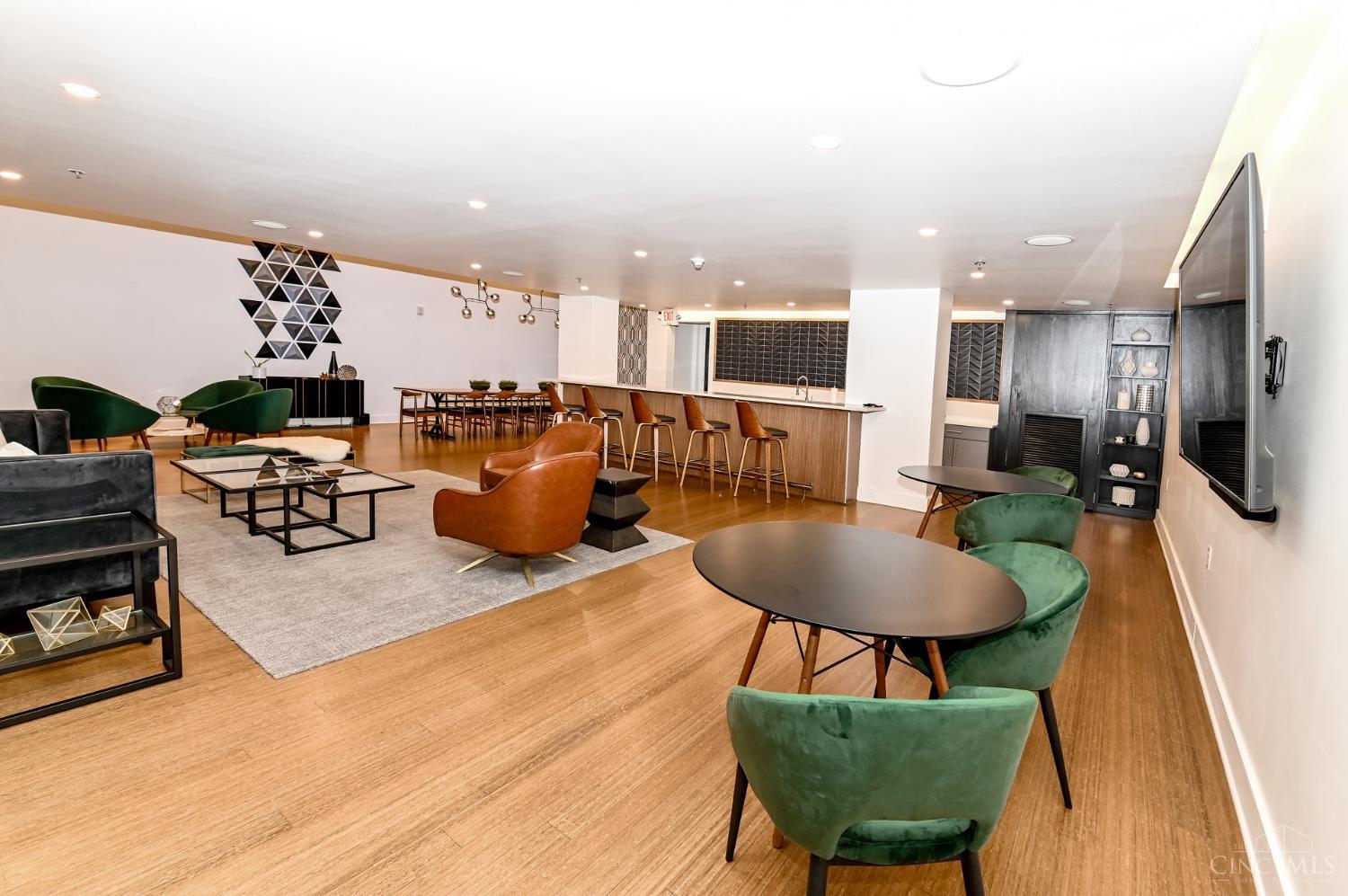15 W Fourth Street Unit: 103