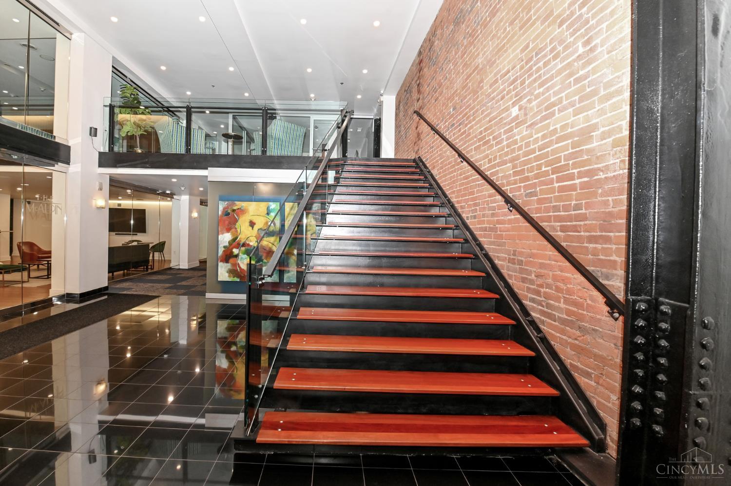 15 W Fourth Street Unit: 103