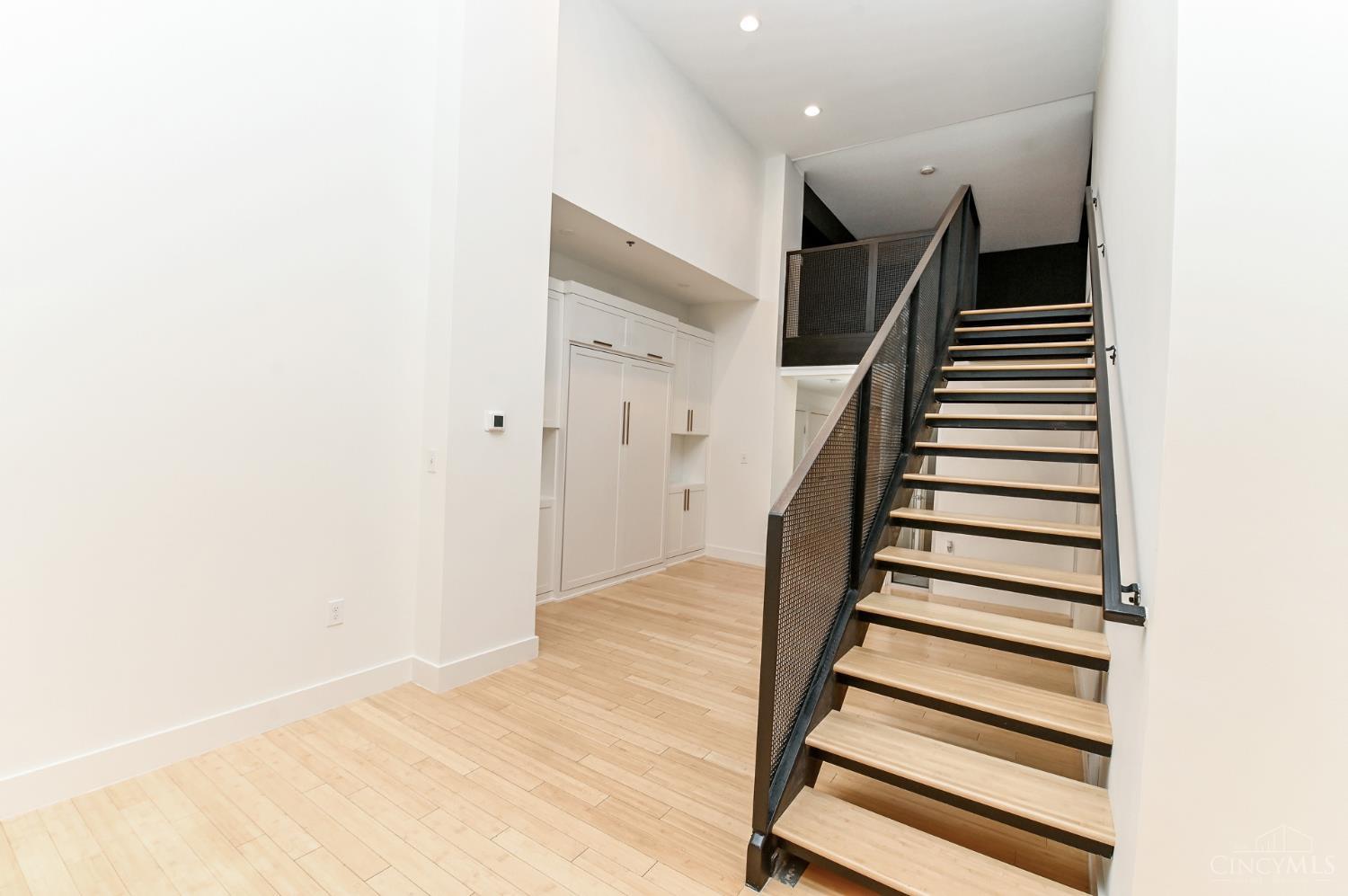 15 W Fourth Street Unit: 103