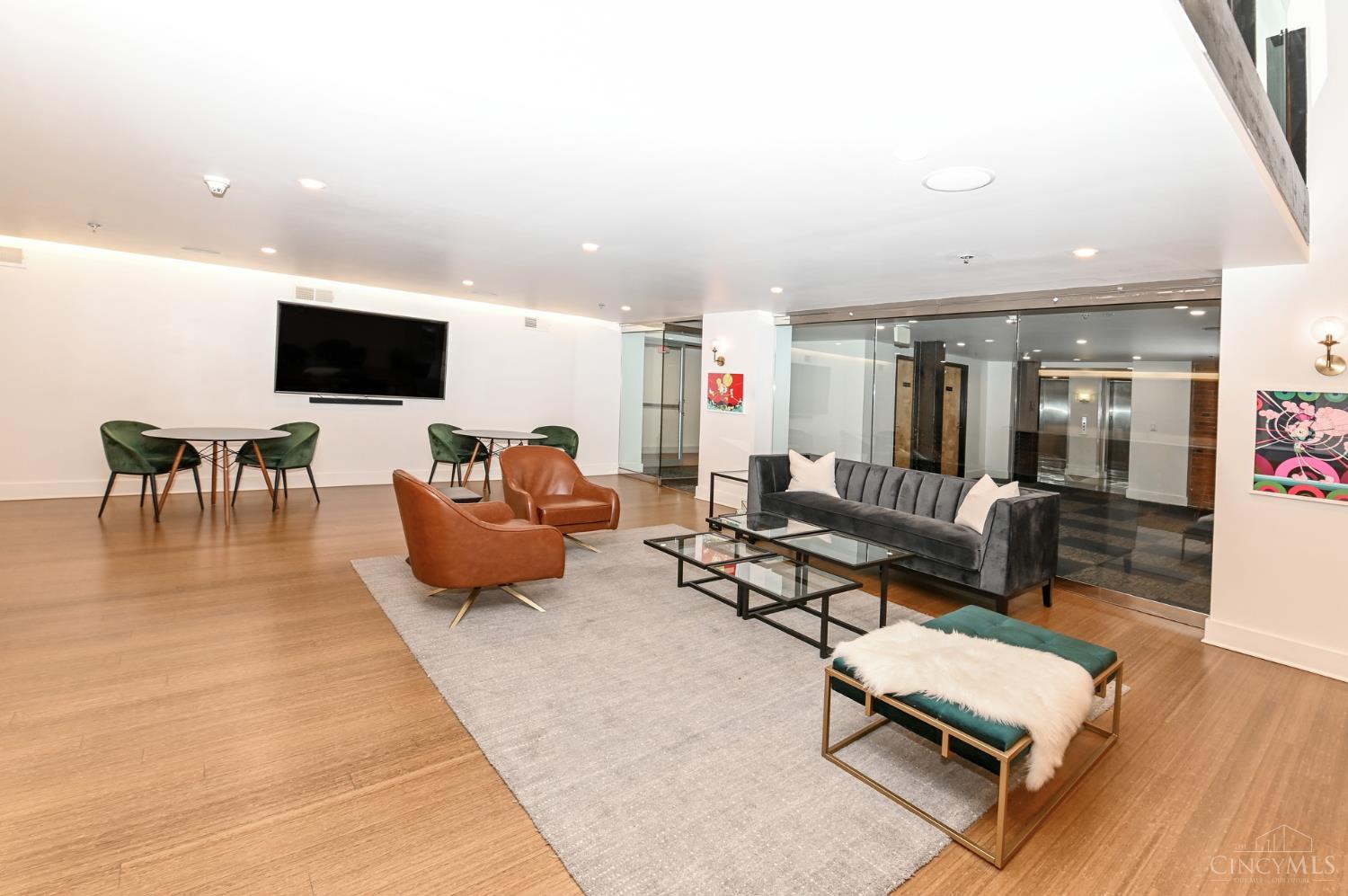 15 W Fourth Street Unit: 103