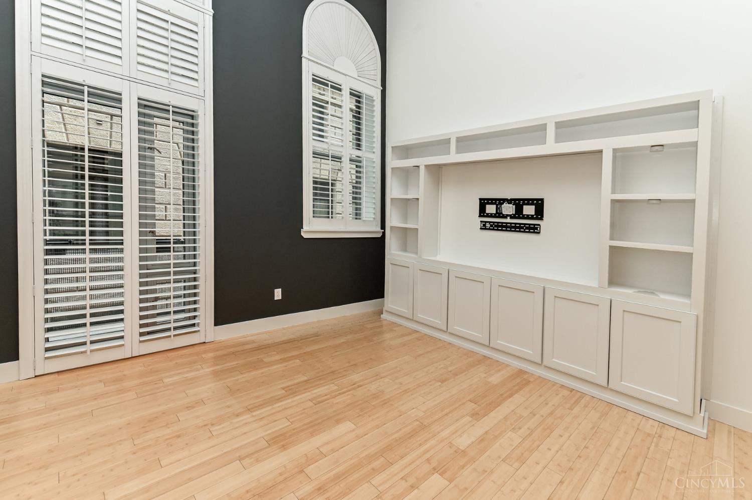15 W Fourth Street Unit: 103