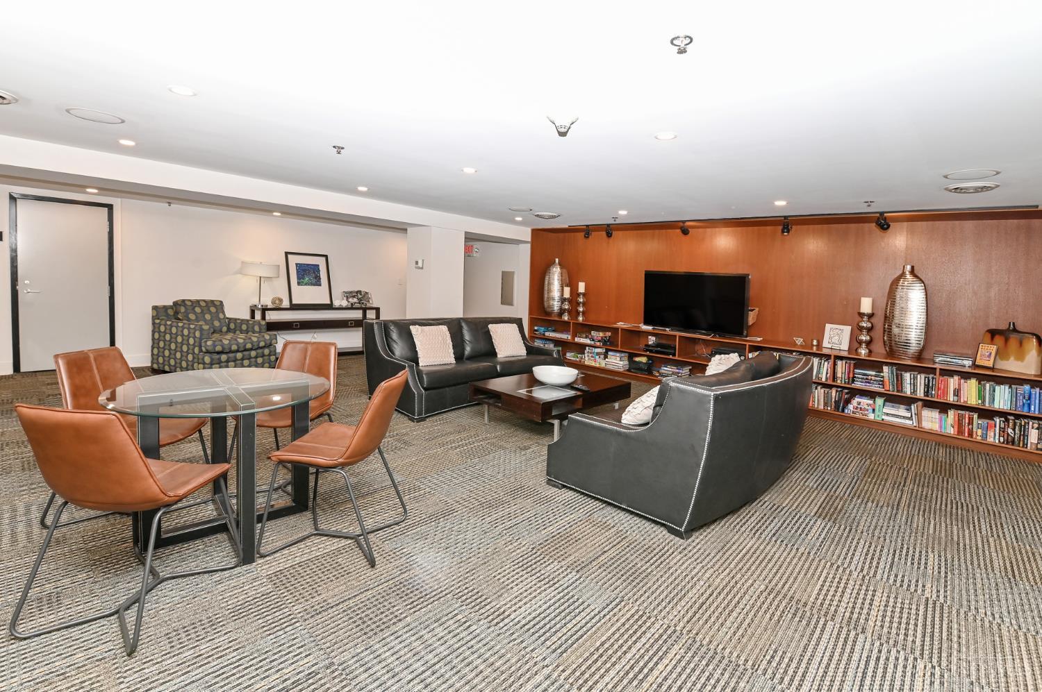 15 W Fourth Street Unit: 103