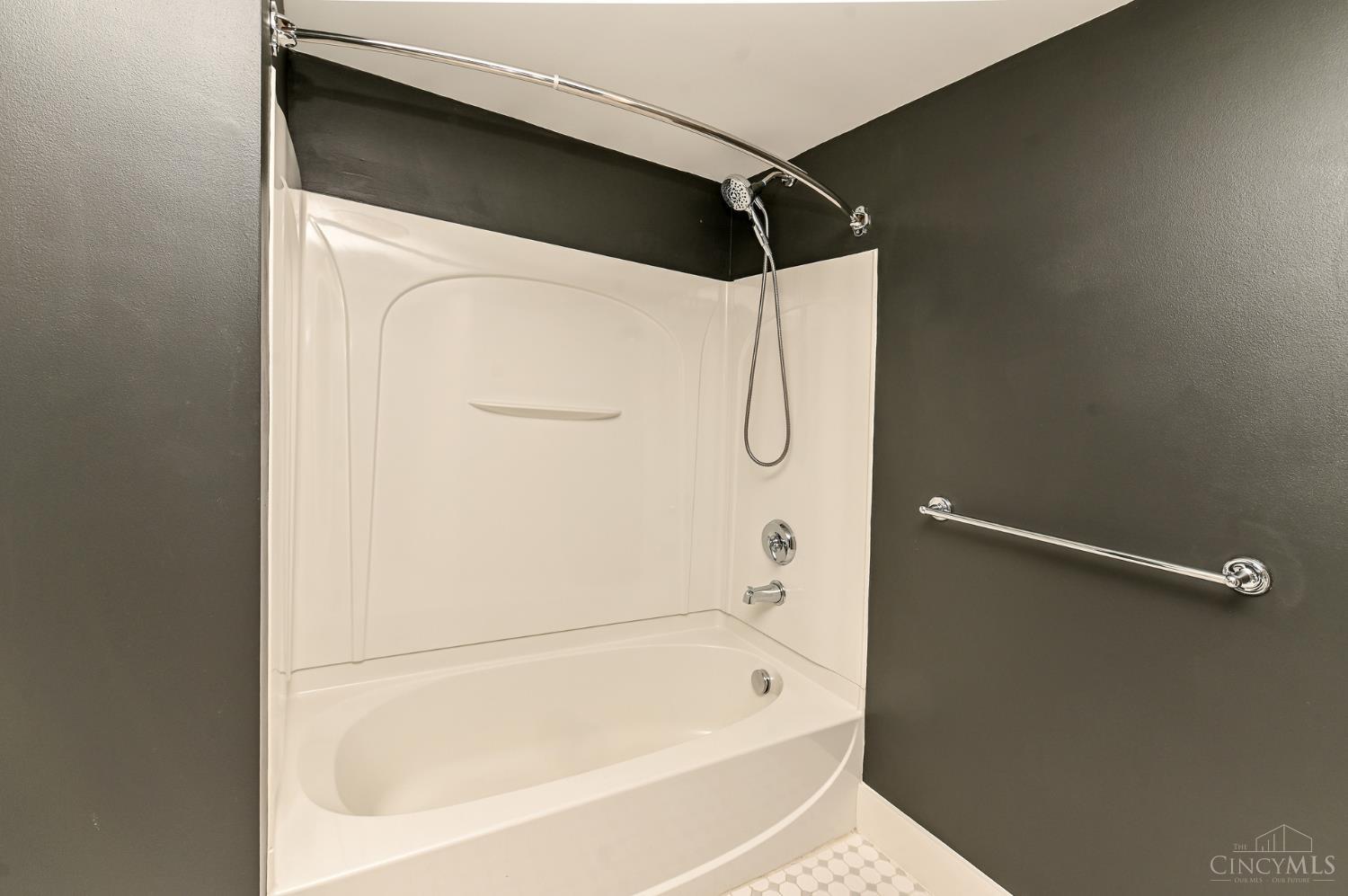 15 W Fourth Street Unit: 103