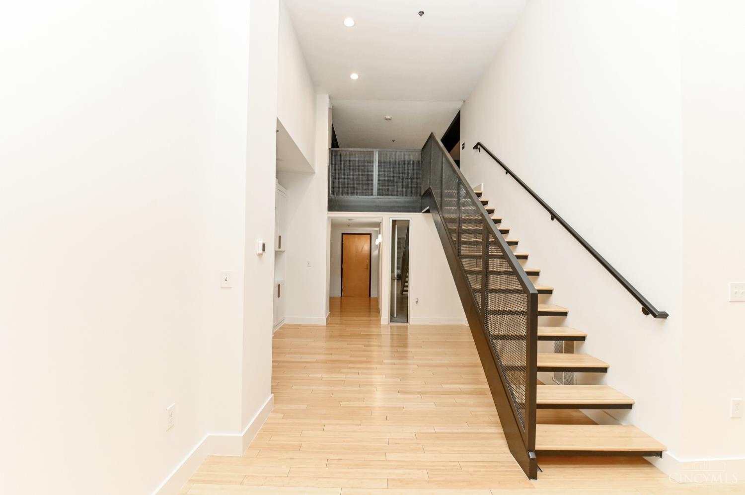 15 W Fourth Street Unit: 103
