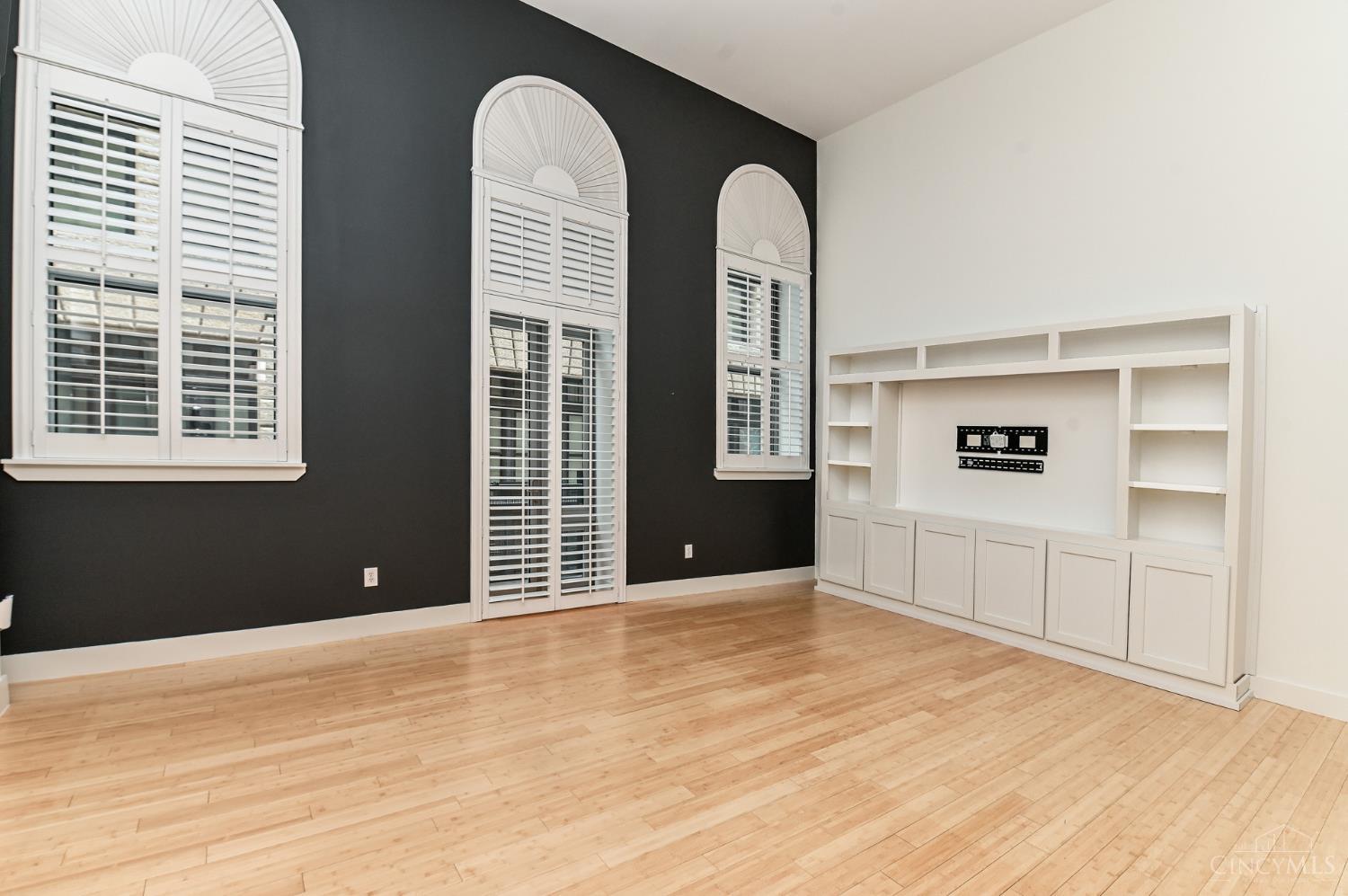 15 W Fourth Street Unit: 103