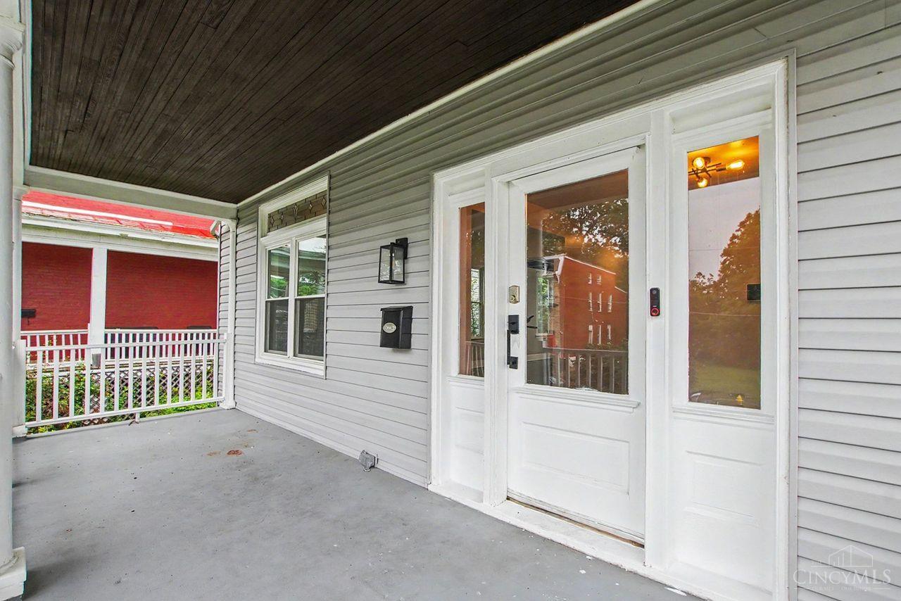 814 Summit Avenue