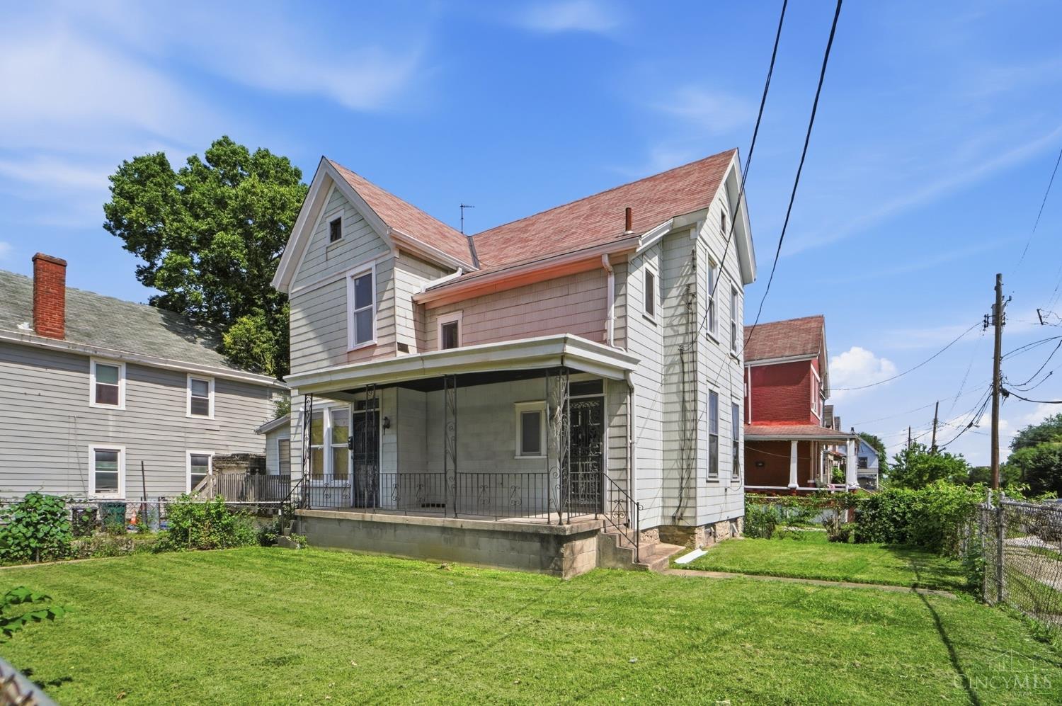 1626 Brewster Avenue