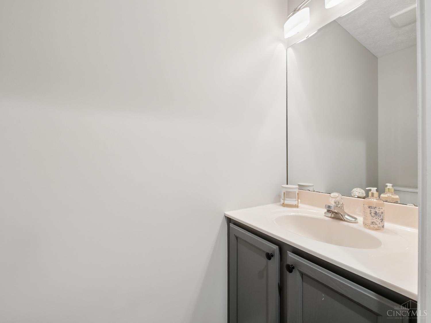 4176 Knollview Court