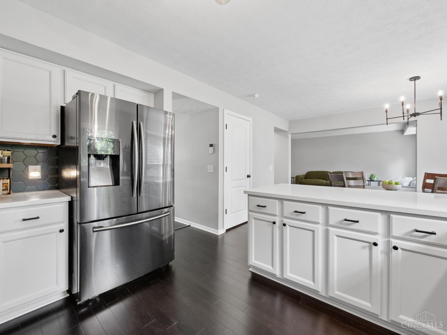4176 Knollview Court