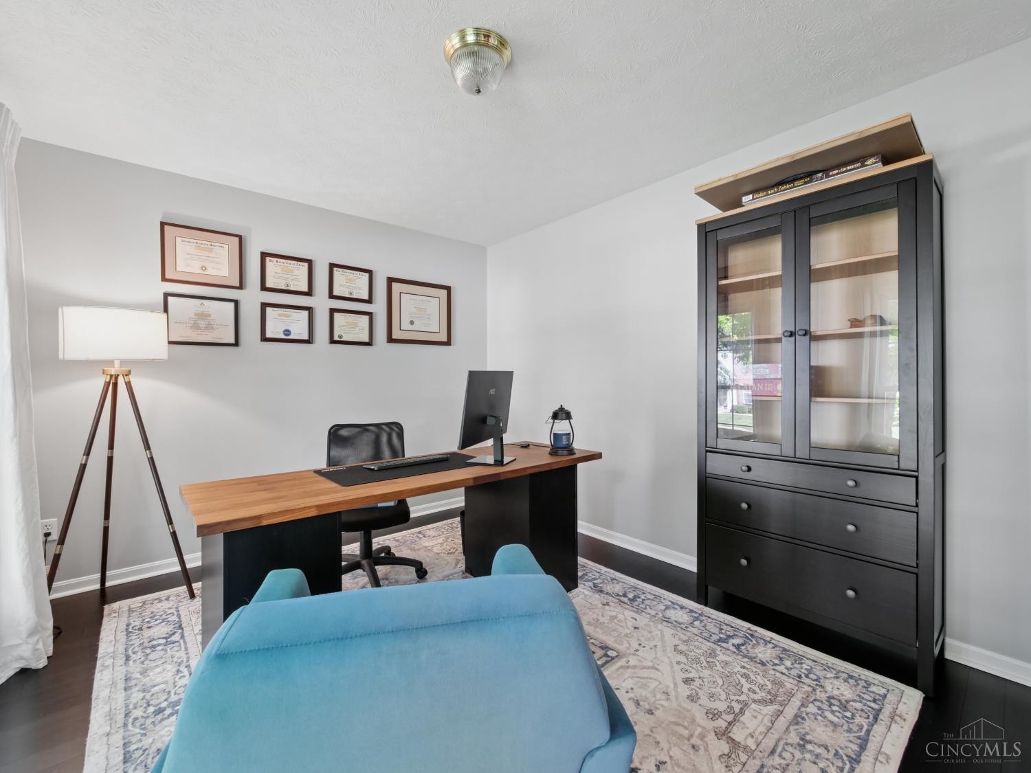 4176 Knollview Court