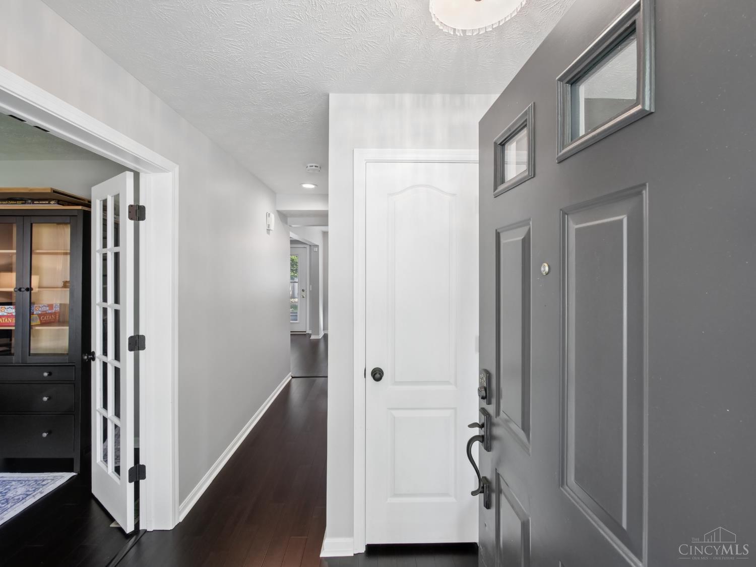 4176 Knollview Court
