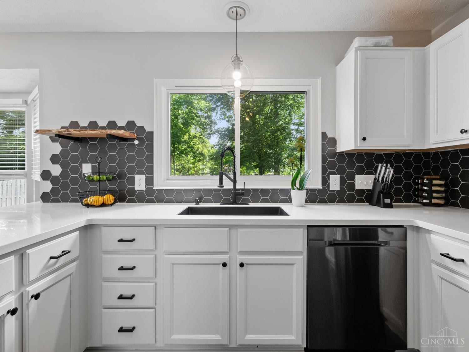 4176 Knollview Court