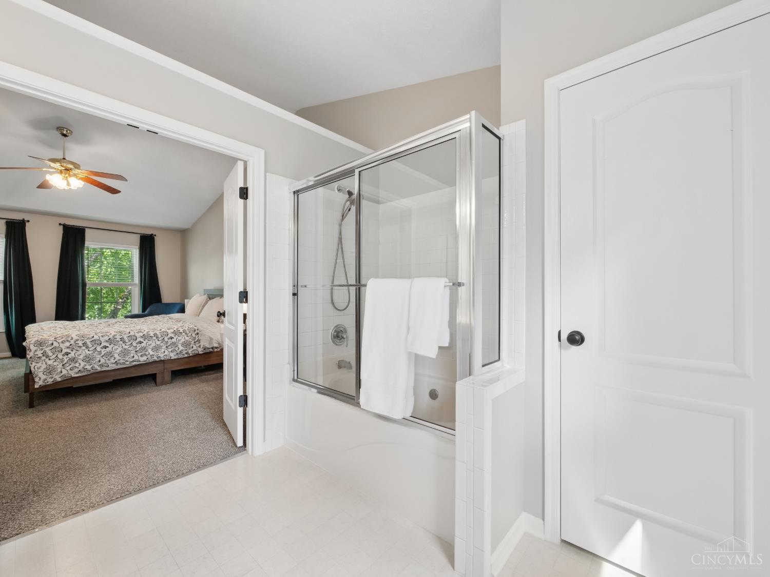 4176 Knollview Court