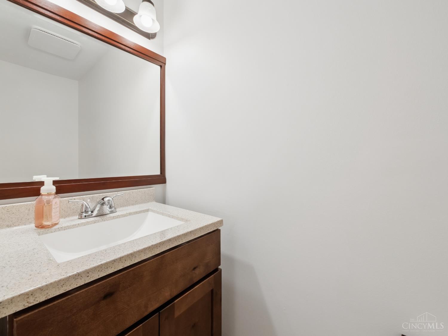 4176 Knollview Court