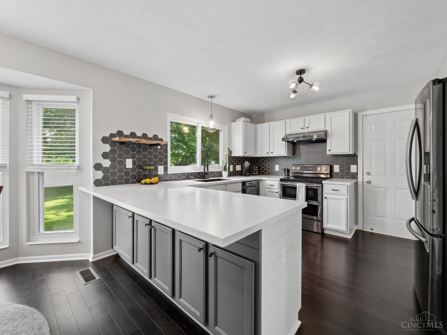 4176 Knollview Court