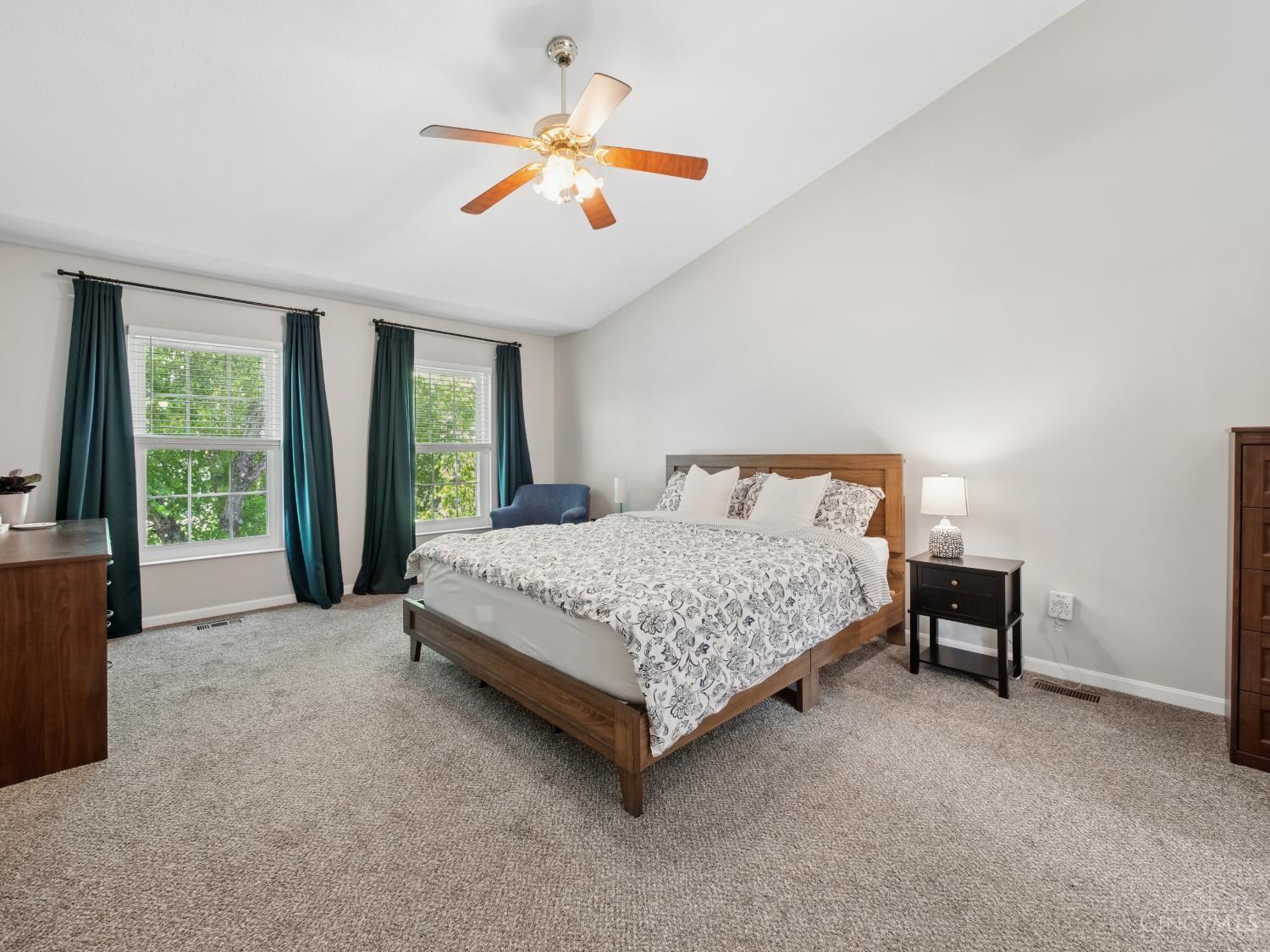 4176 Knollview Court