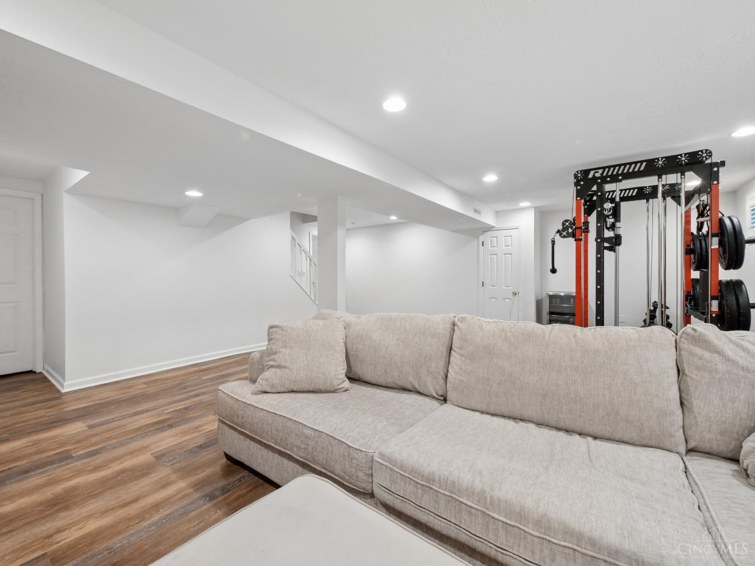 4176 Knollview Court