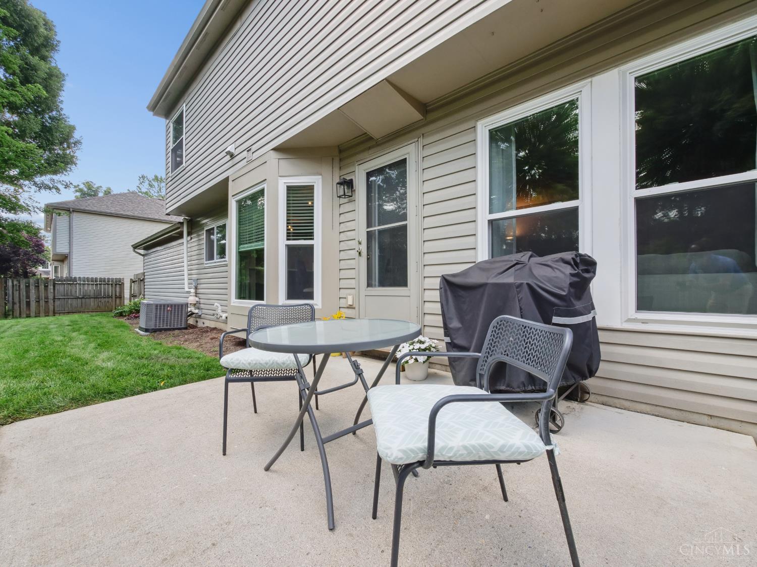 4176 Knollview Court