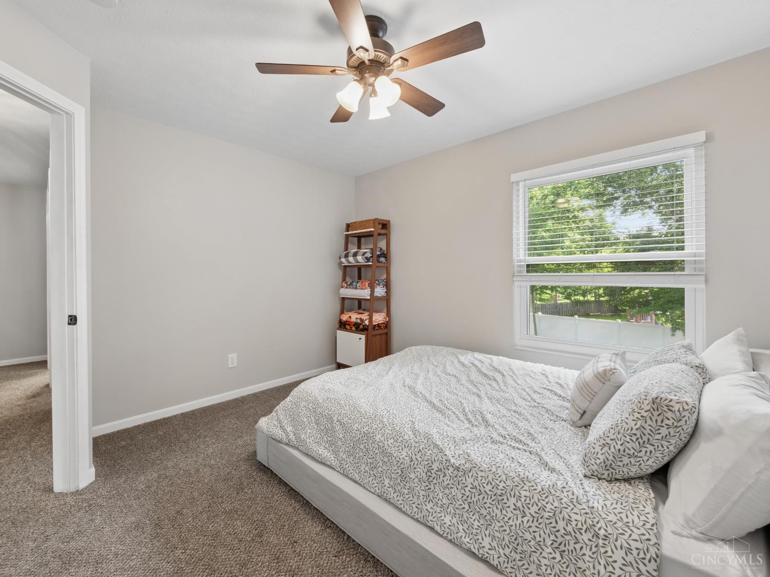 4176 Knollview Court