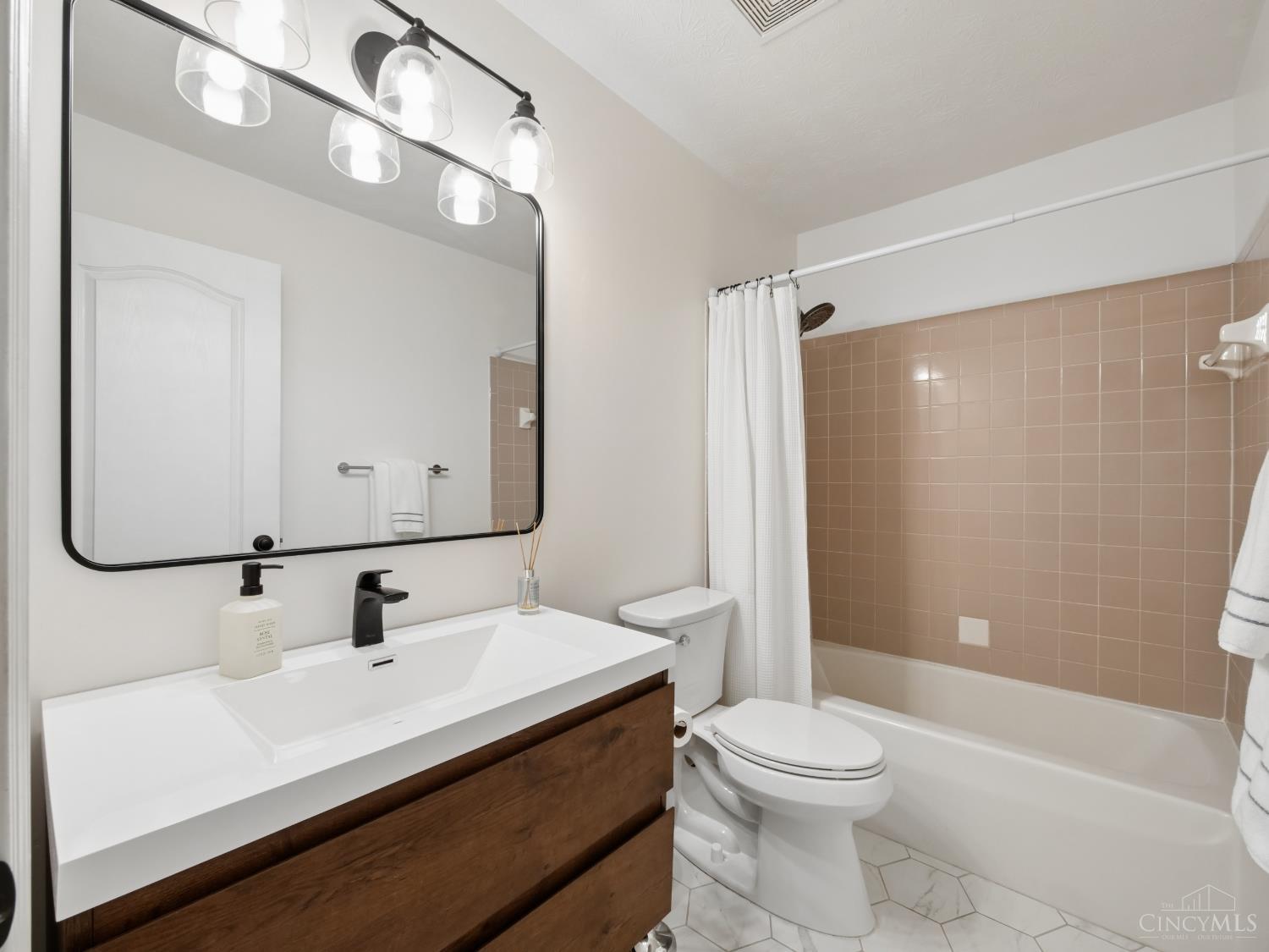 4176 Knollview Court