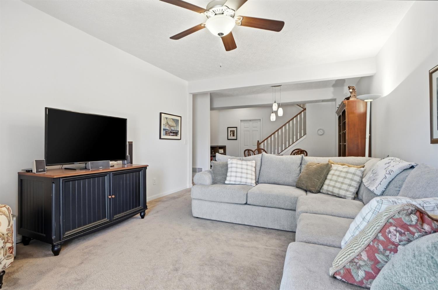 6333 Edgewater Drive