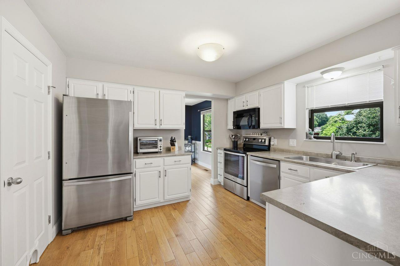 7857 Glen Oaks Court