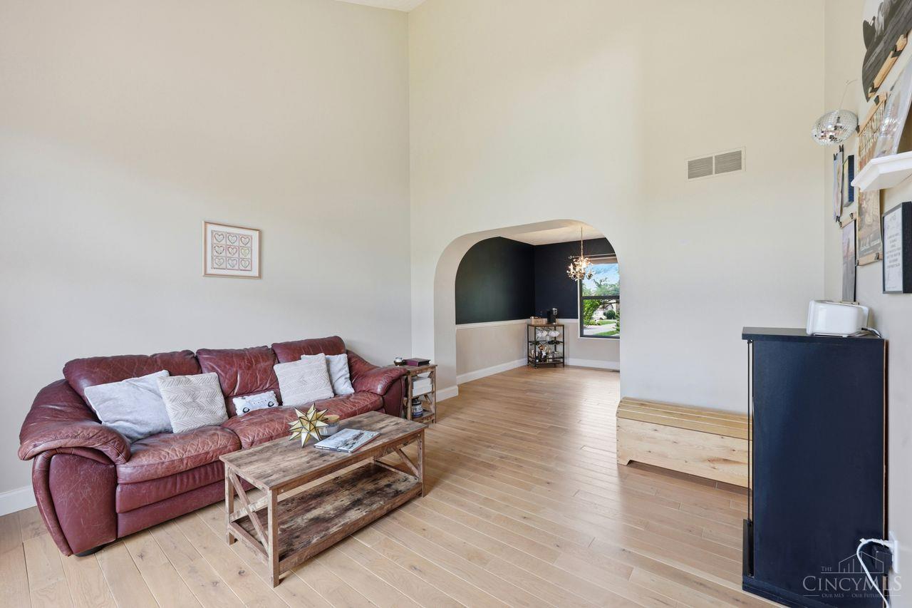 7857 Glen Oaks Court