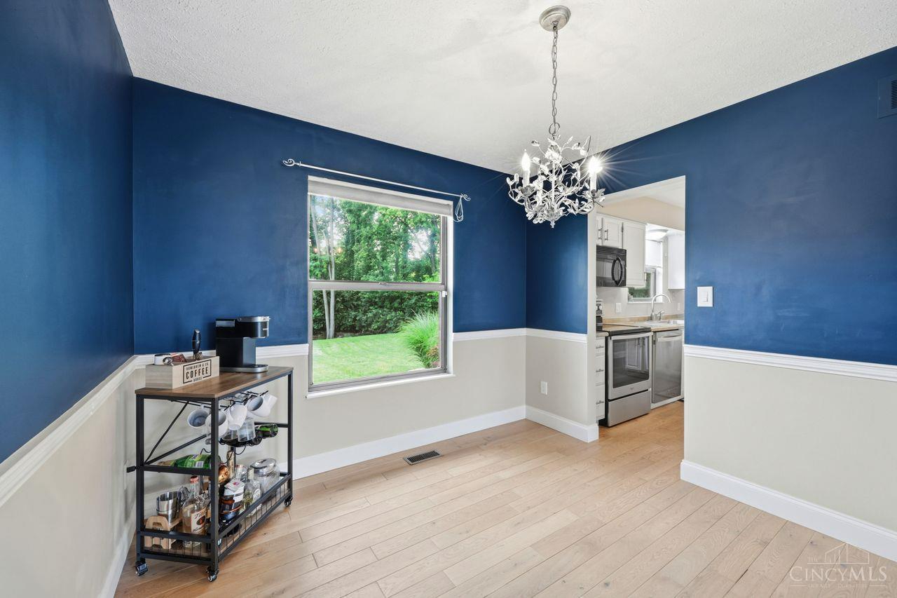 7857 Glen Oaks Court