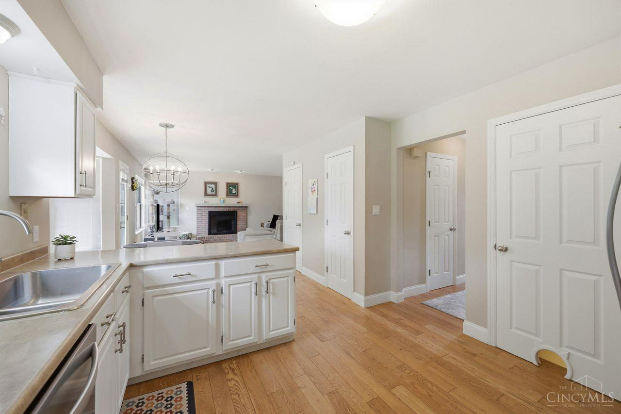 7857 Glen Oaks Court