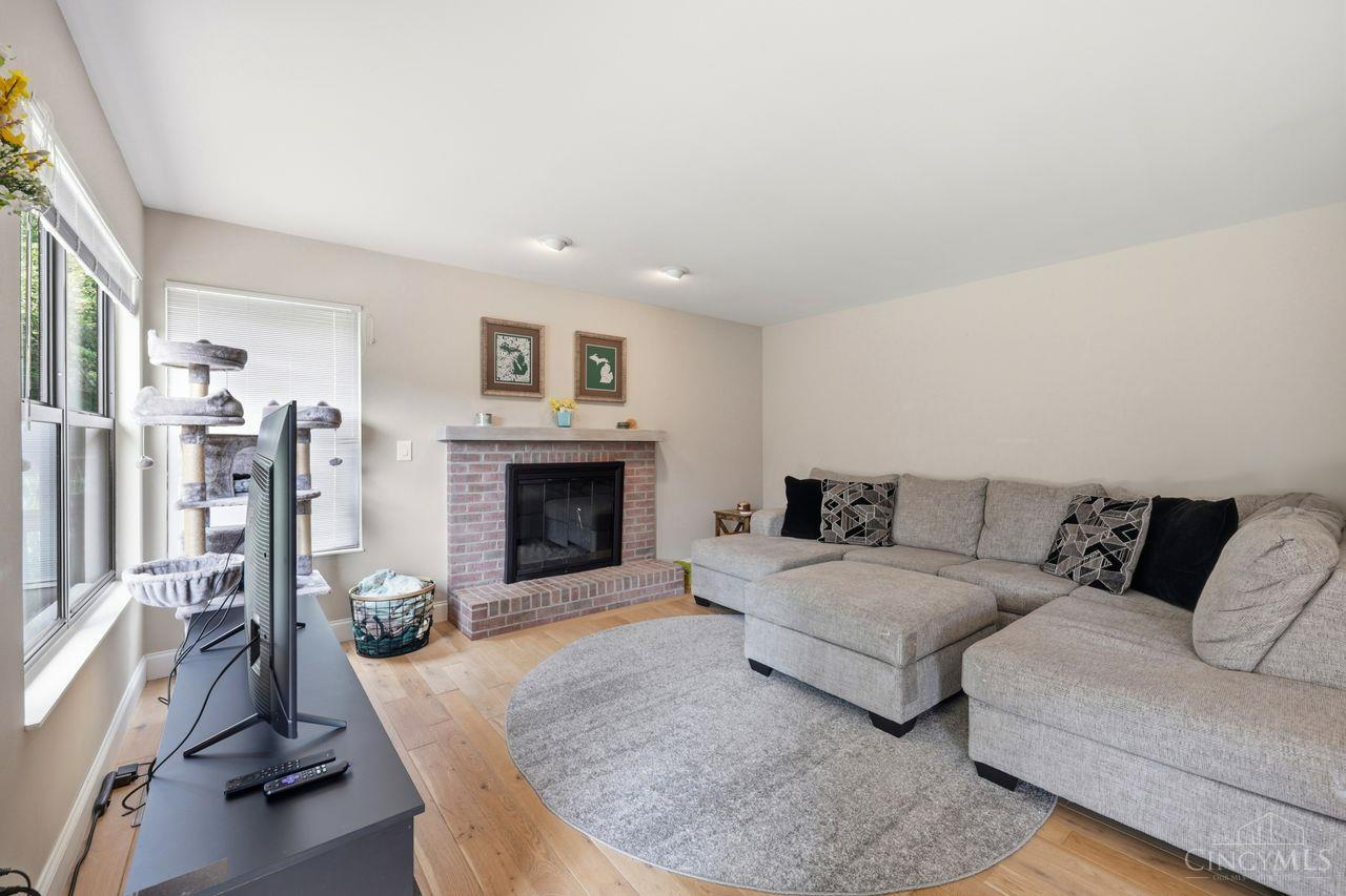 7857 Glen Oaks Court