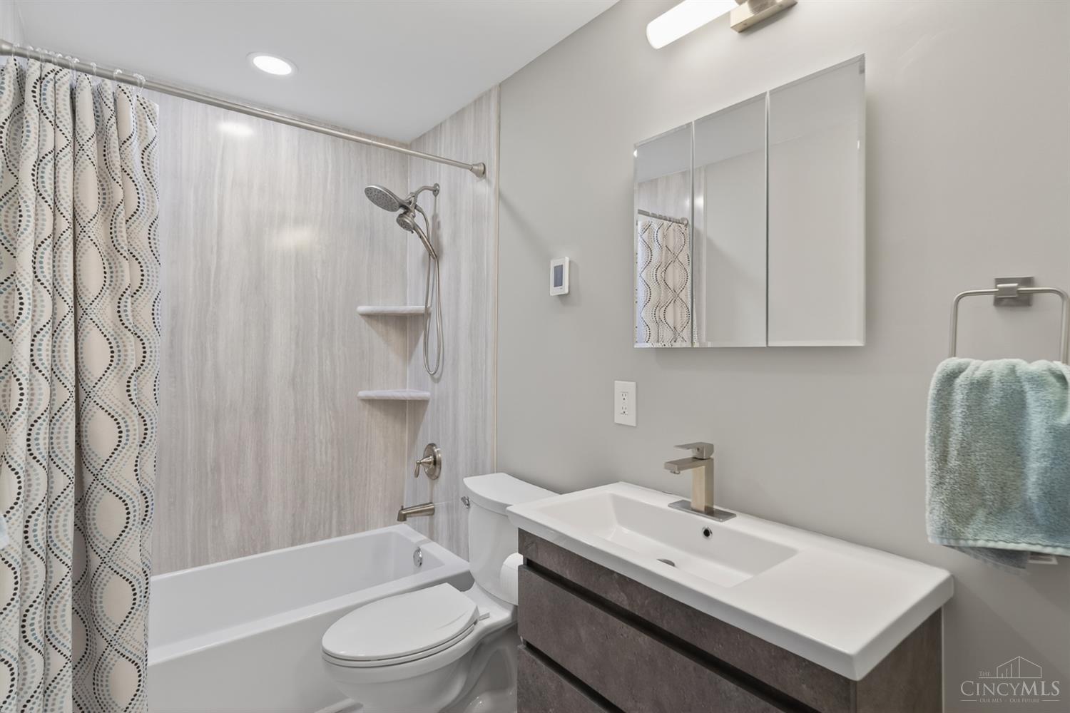1344 Plazaview Court